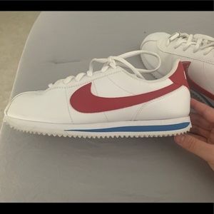 NIKE CORTEZ SHOES IN GOOD USED CONDITION